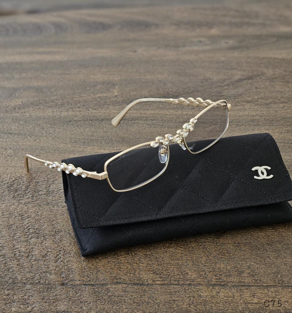 Chanel sunglasses with a thin gold-tone metal frame - E