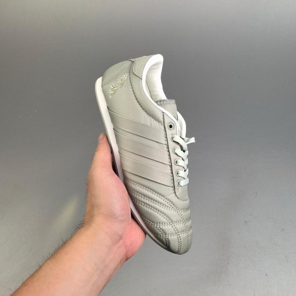 いの Adidas Taekwondo Women's Sneaker with Laces, Soft Green - E