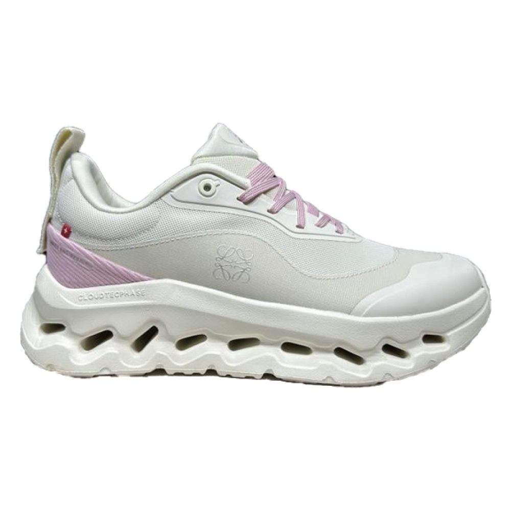 売れ筋介護用品も！ White Tilt Loewe x Cloud Running On Pink Unisex Luxury パック・フェイスマスク