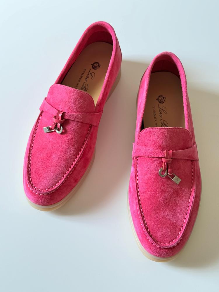 حذاء شامواه بلا كعب للنساء من لوروبيانا لون فوشي