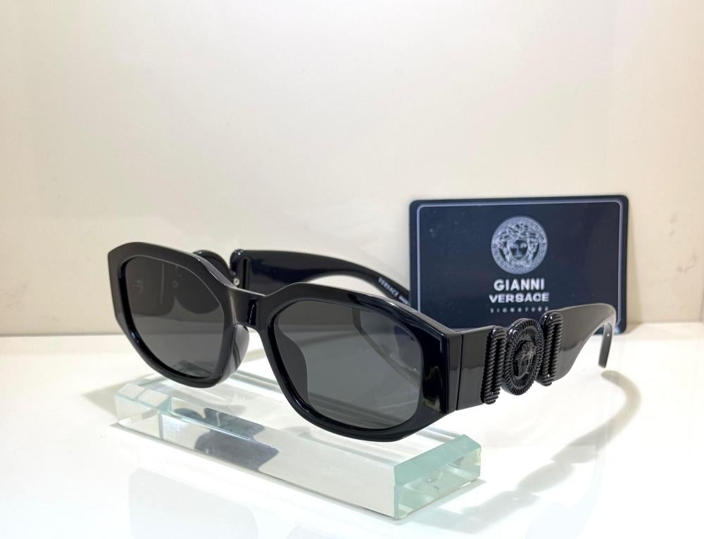 Versace Women's Luxury Black Square Frame Sunglasses - E