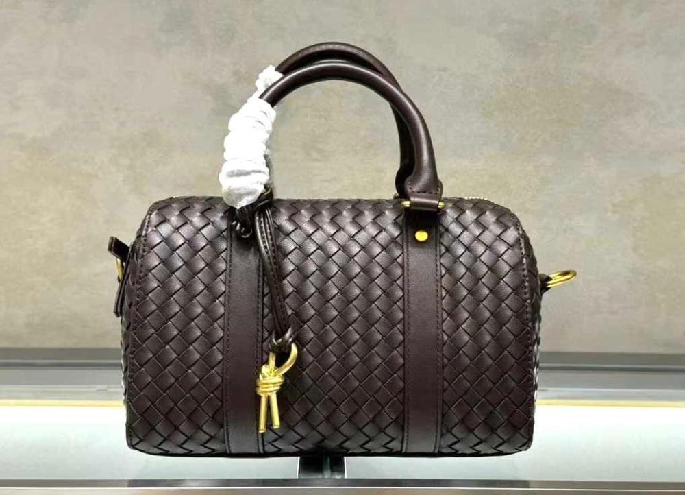 BOTTEGAVENETA ボッテガヴェネタ Bottega Veneta Brown Interlocking Leather Zip Bag - E-SEVEN