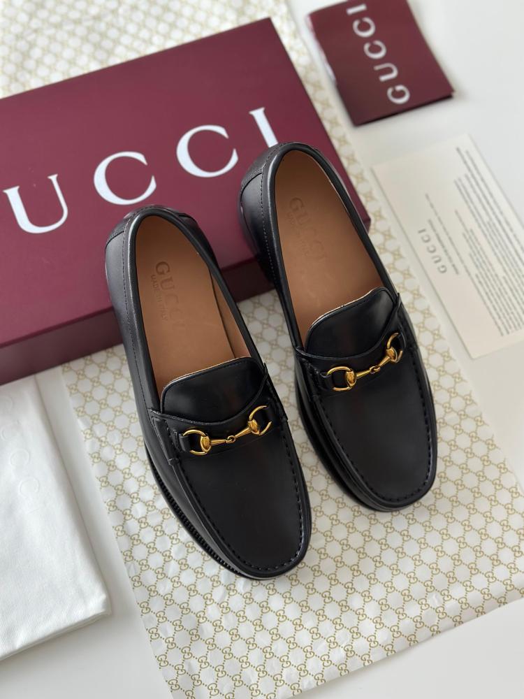 S。 Gucci Horsebit Men's Loafers, Black Smooth Leather with Gold Metal