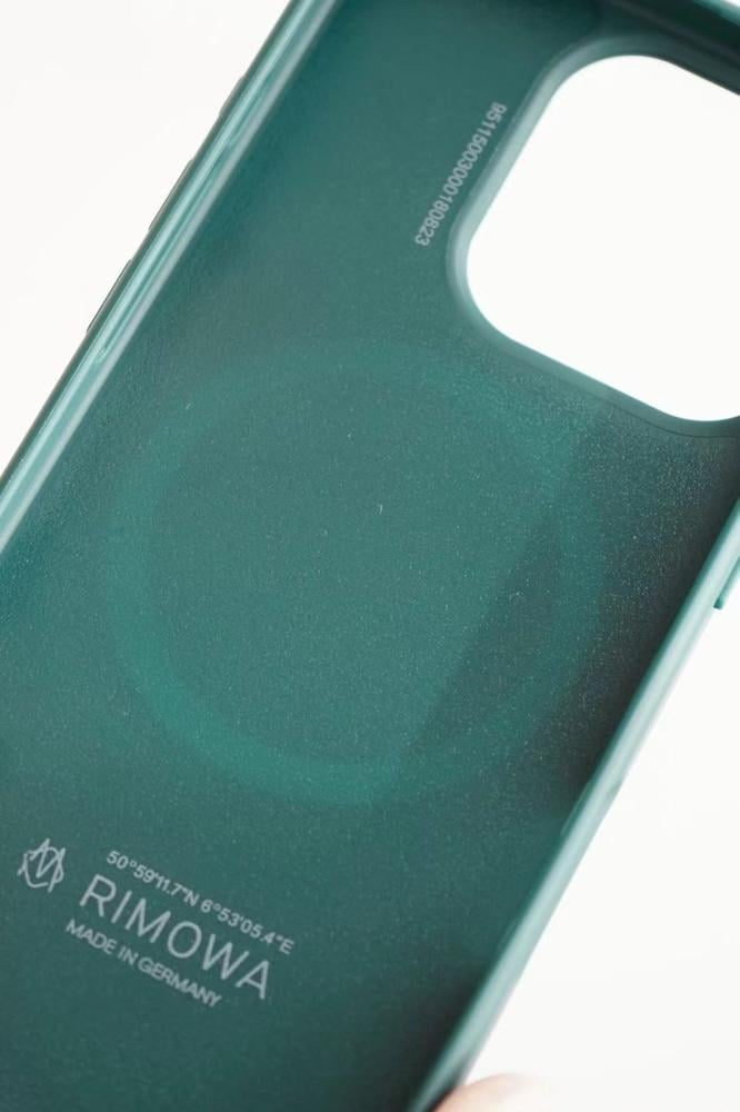 RIMOWA iPhone16pro 用ケース グリーン Polycarbonate iPhone 16 Pro Max MagSafe compatible Case