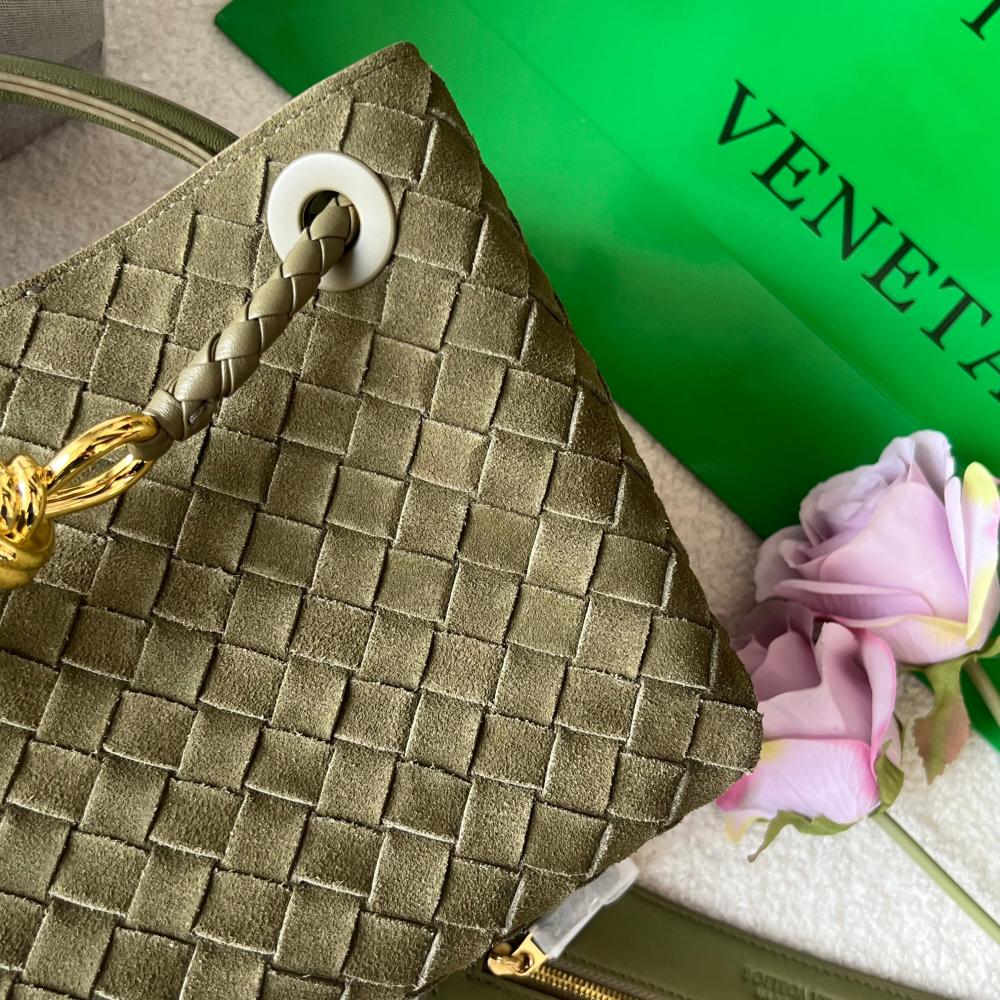 ボッテガヴェネタ Bottega Veneta olive green spacious handbag with gold metal