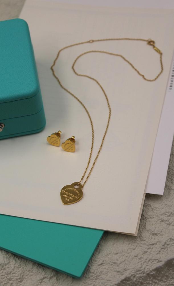 Tiffany & Co. Heart Design Gold Earrings and Necklace Accessory