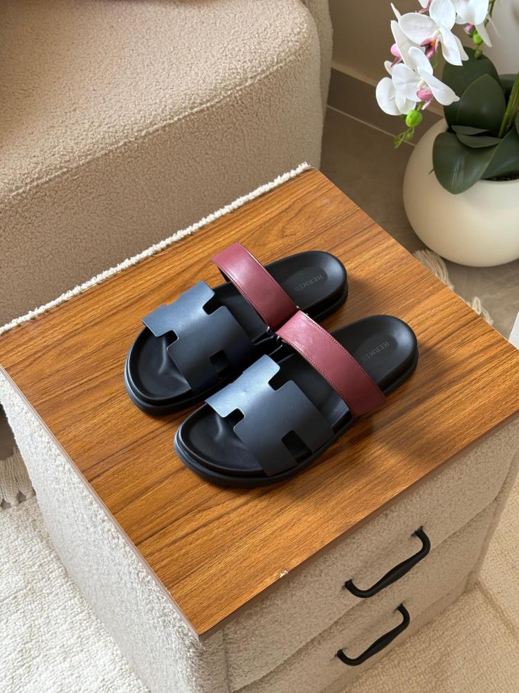 Hermes Shaper Men's Black and Burgundy Leather Sandal