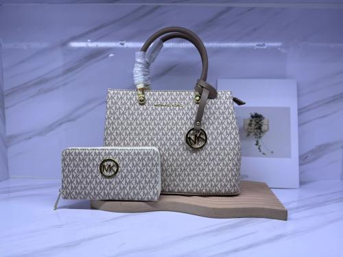 Chanel medium shoulder bag in beige quilted leather with gold