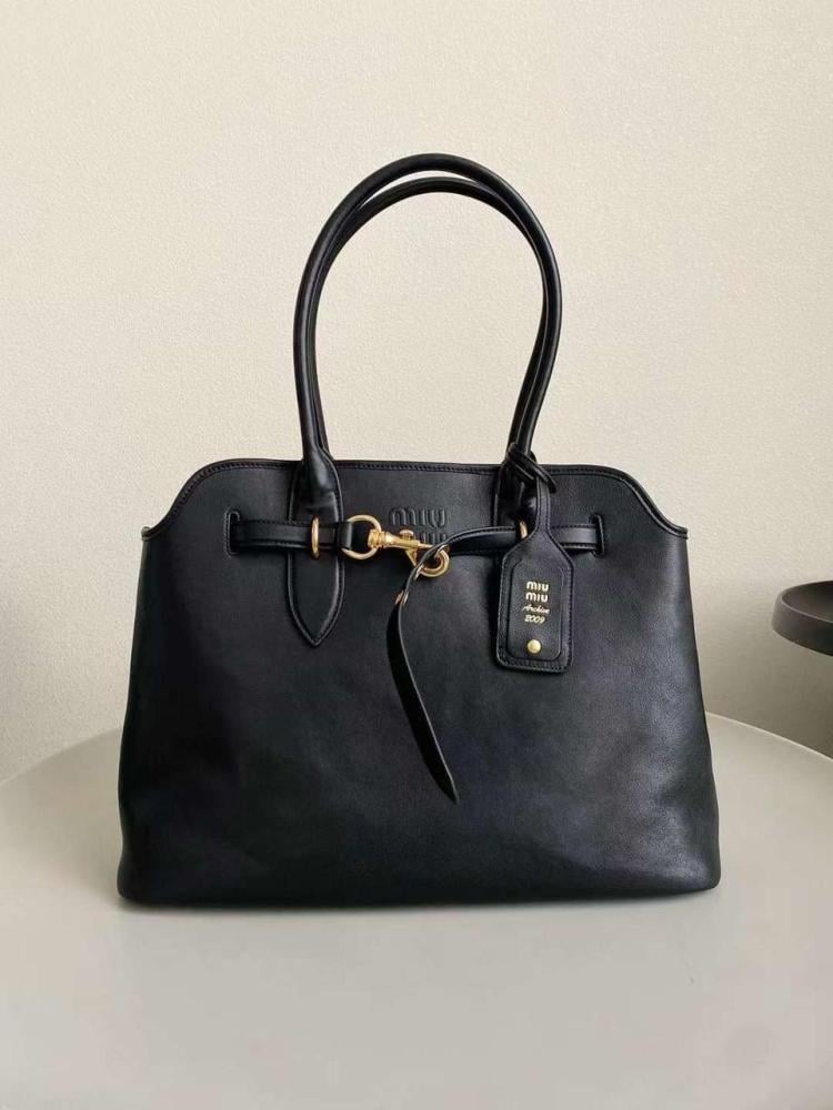 ハンドバッグ MIUMIU BLACK LEATHER MINI AVENTURE HANDBAG Black Aventure Mini Nappa Leather Bag | Miu Miu