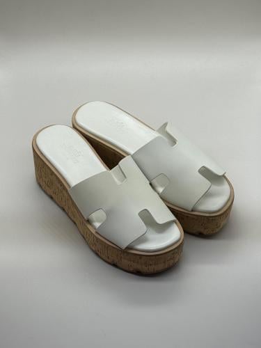 サ Hermes Women's White Stylish Sabo Heel Sandal - E-SEVEN STORE