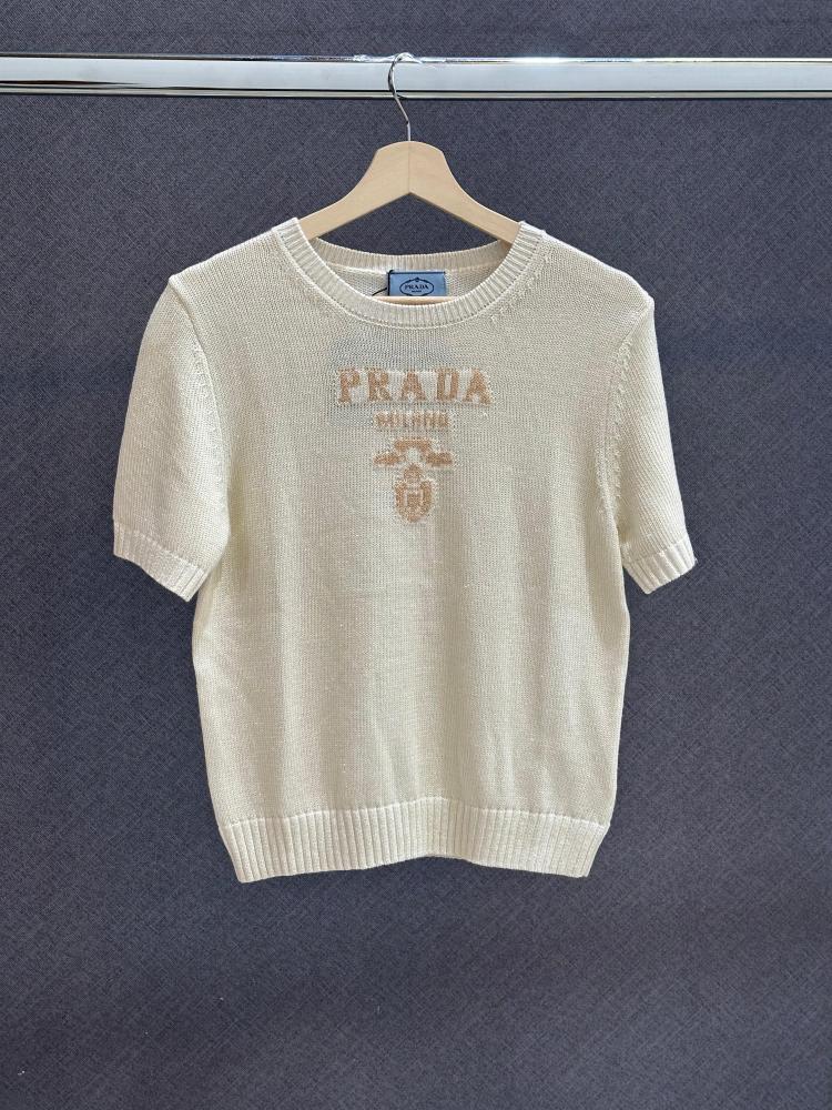 PRADA ホワイト ロゴ刺繍 長袖ニット Prada - PRADA LOGO KNIT SWEATER | HBX - Globally Curated