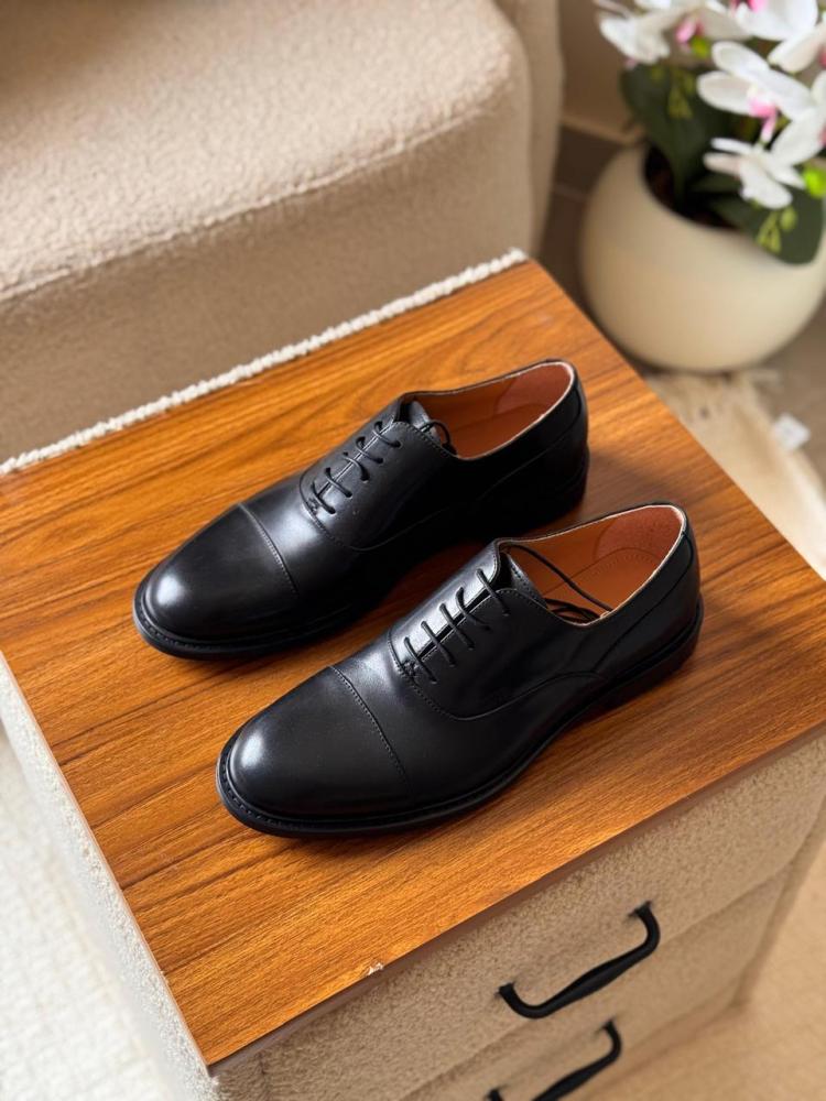 حذاء ديور رسمي بأربطة للرجال لون اسود