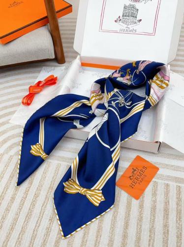 スカーフ VALENTINO SCARF (7W2E6017UQW CEV) Valentino Scarf Signature Dark Purple Olive Design - Como Milano