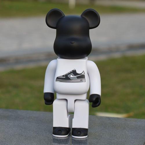 دمية ديكور من نايكي bearbrick لون أسود