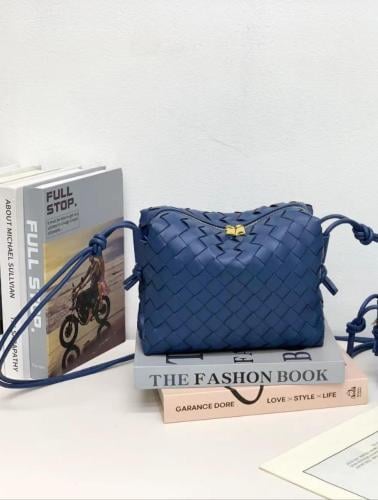 Bottega Veneta Women's Navy Blue Leather Zip Shoulder Bag