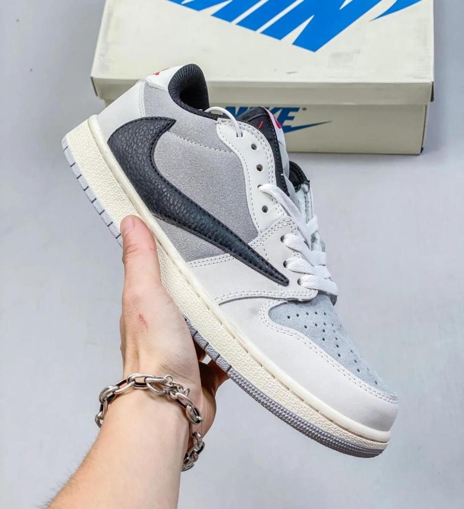 Black Jordan Air 1 Mid - JD Sports Global