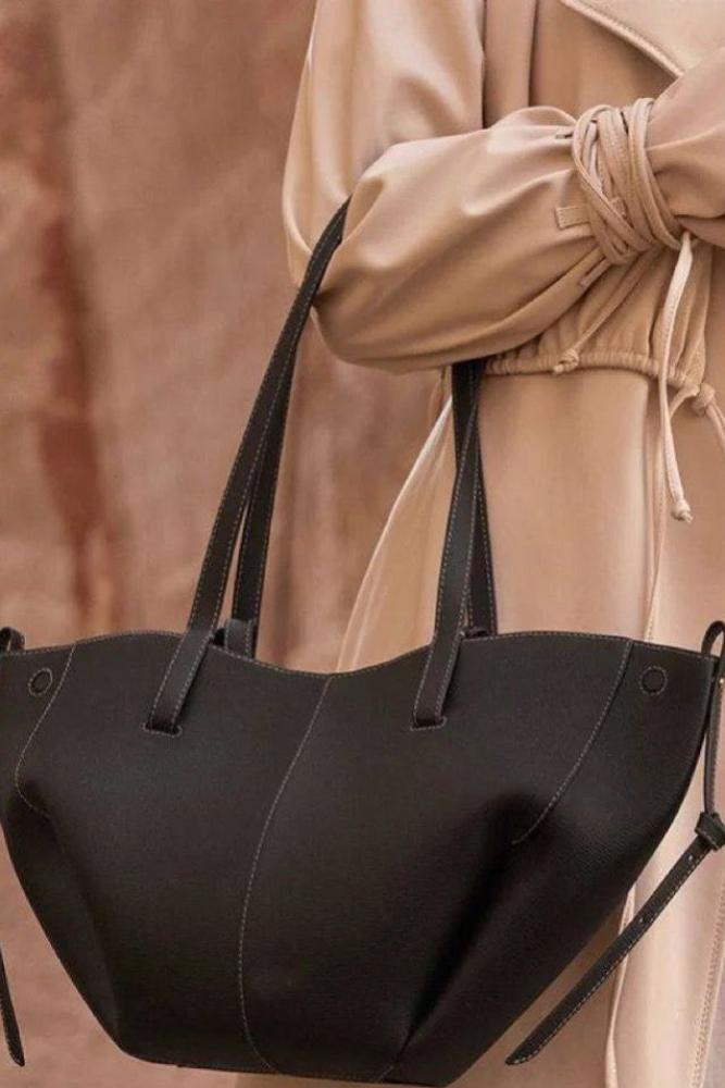 Tote Bag Fashionable 32cm Pauline Bag in Luxury Leather, Black