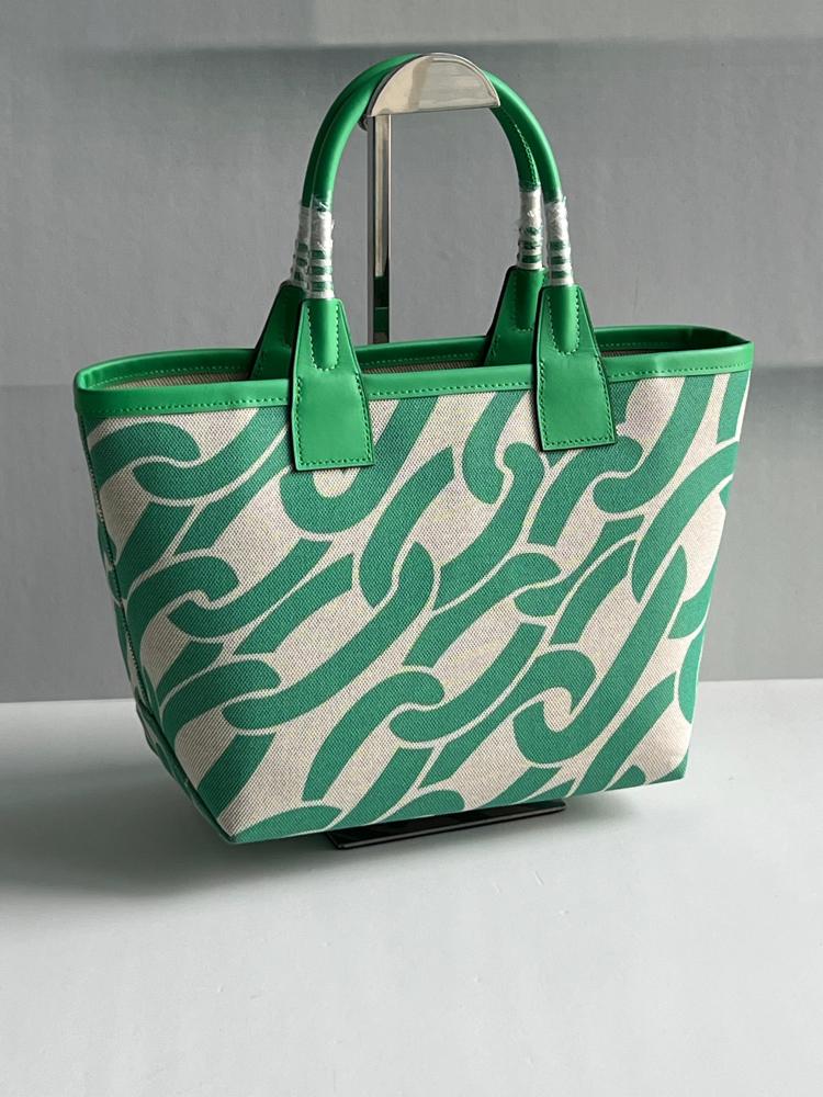 Hermes Stable Bag in Beige and Green, 25 cm