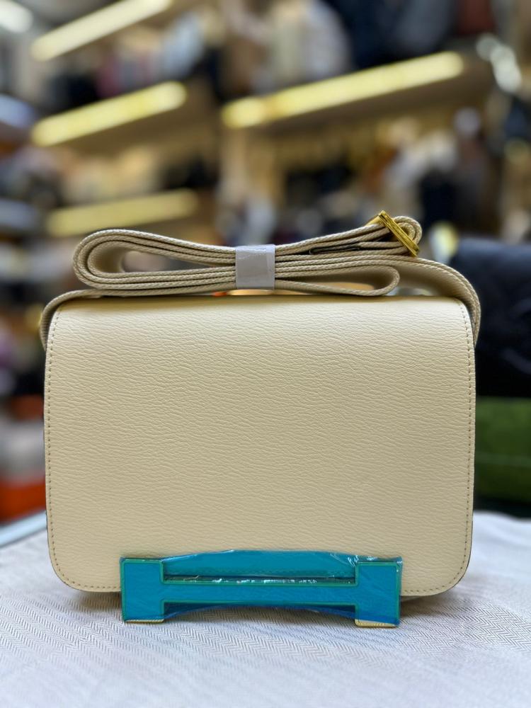 Hermes Geta Shoulder Bag with Brand Logo Flap, White, Modern