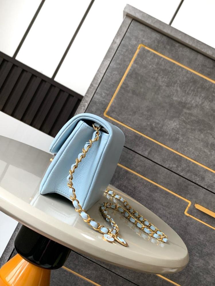 空箱　CHANEL, PRADA, HERMES 、Tiffany Chanel 17cm small bag with an elegant flap, sky blue color