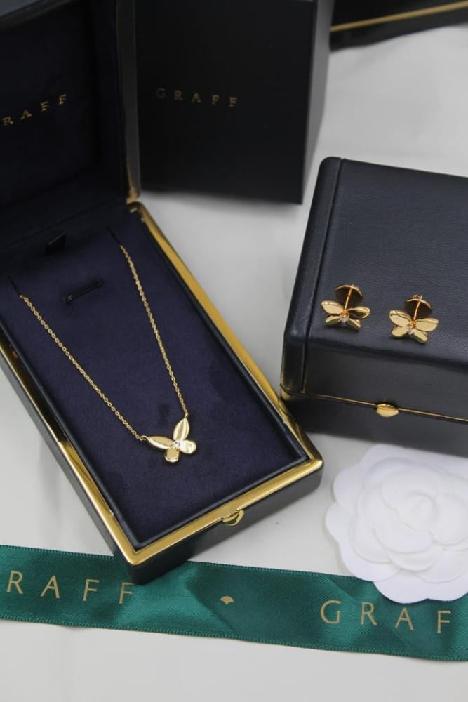 tシャツ Women's necklace and earrings, golden, distinctive butterfly