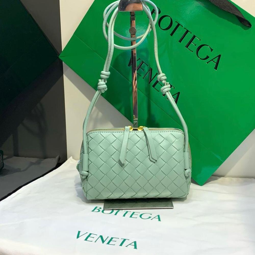 Bottega Concert Pistachio Leather Zippered Tote Bag