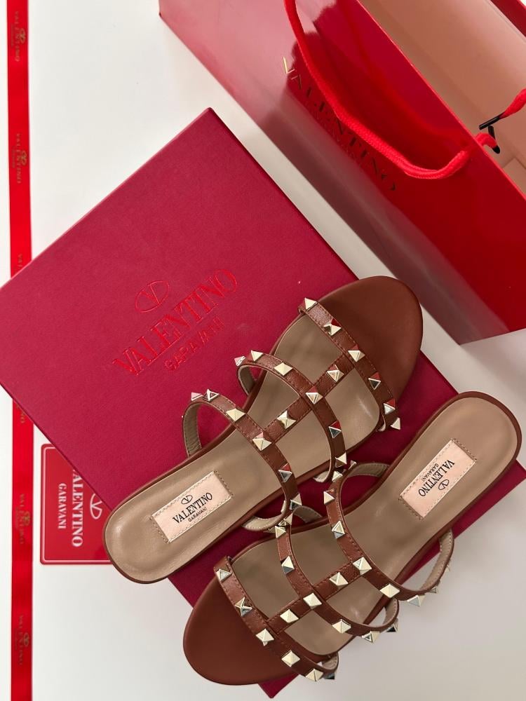 【ルル】 Valentino Rockstud Women's Brown Studded Flat Slipper - E
