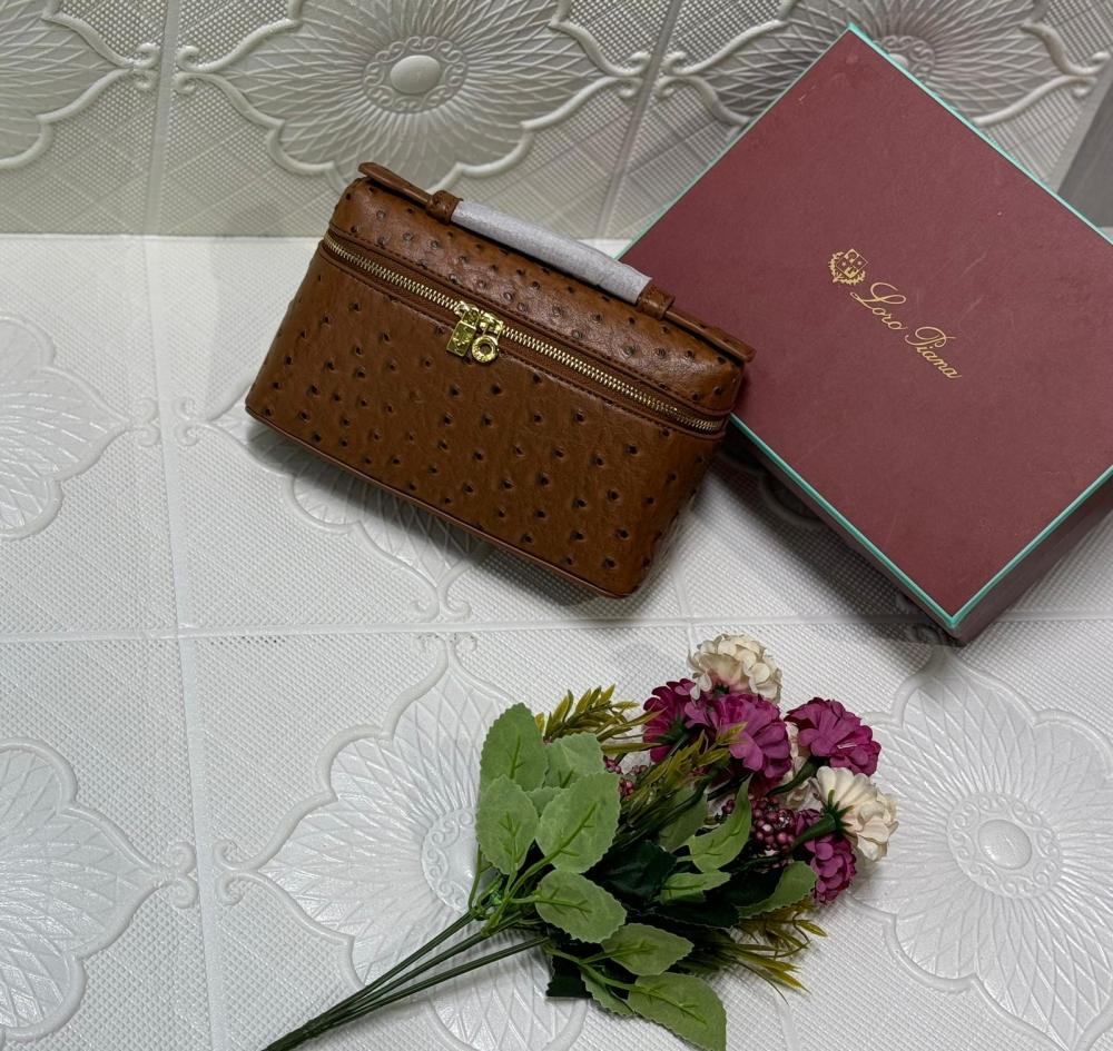 24H以内発送 完売品 激レア 7 5/8 Loro Piana BoxLogo Large Ghiera Shopper Calfskin Bon Ton Brown/Sun Gold | Loro Piana US