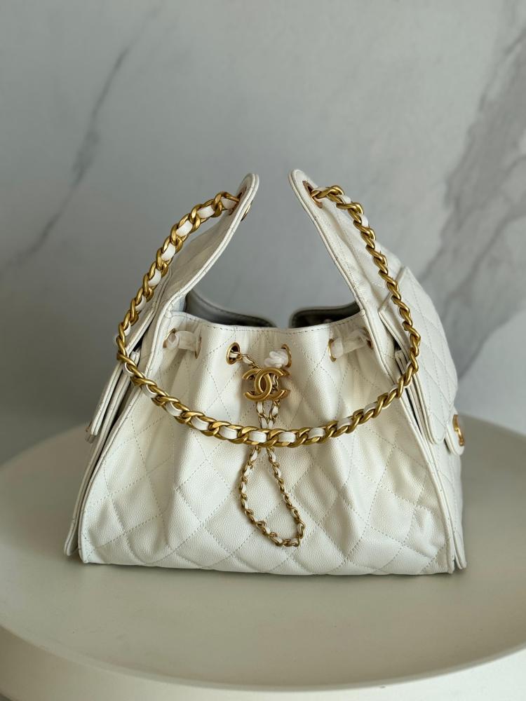 Chanel white shoulder bag 25 cm with gold chain - E-SEVEN STORE