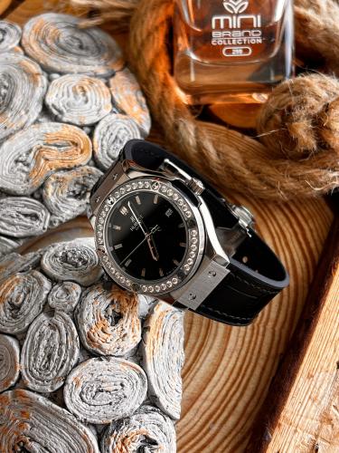 N Hublot Fusion Watch Plain Black Wristband with Silver