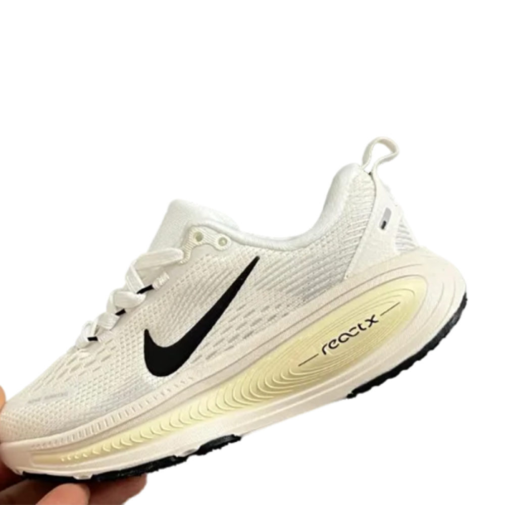 Nike Vomero 18 Kids' Sneaker White - E-SEVEN STORE