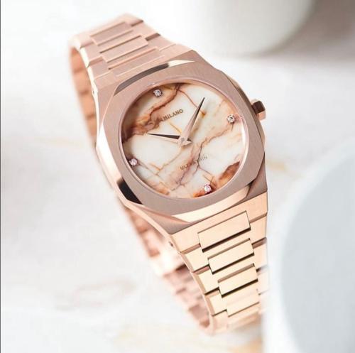 Gucci H25 Classic Gold Watch for Women with Green Dial - E-SEVEN STORE