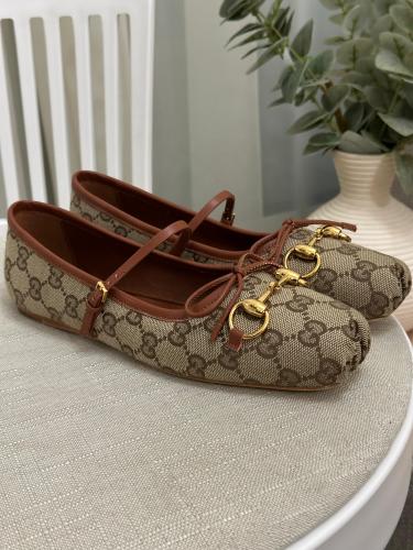 Flat Sandals Gucci Women Flats Gucci Women's Brown And Beige GG