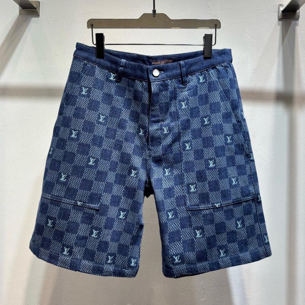 Louis Vuitton ロゴプリント フード付きポロシャツとショーツセット Louis Vuitton ロゴプリント フード付きポロシャツとショーツセット