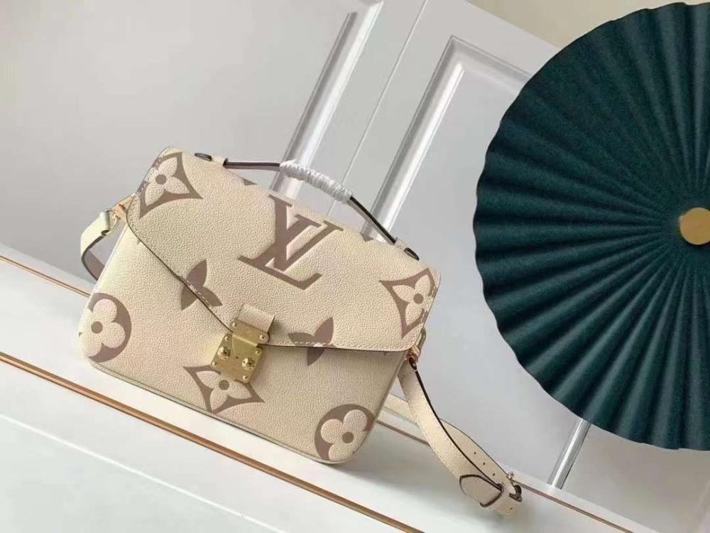 Louis Vuitton Metis Women's Cream Monogram Leather Bag