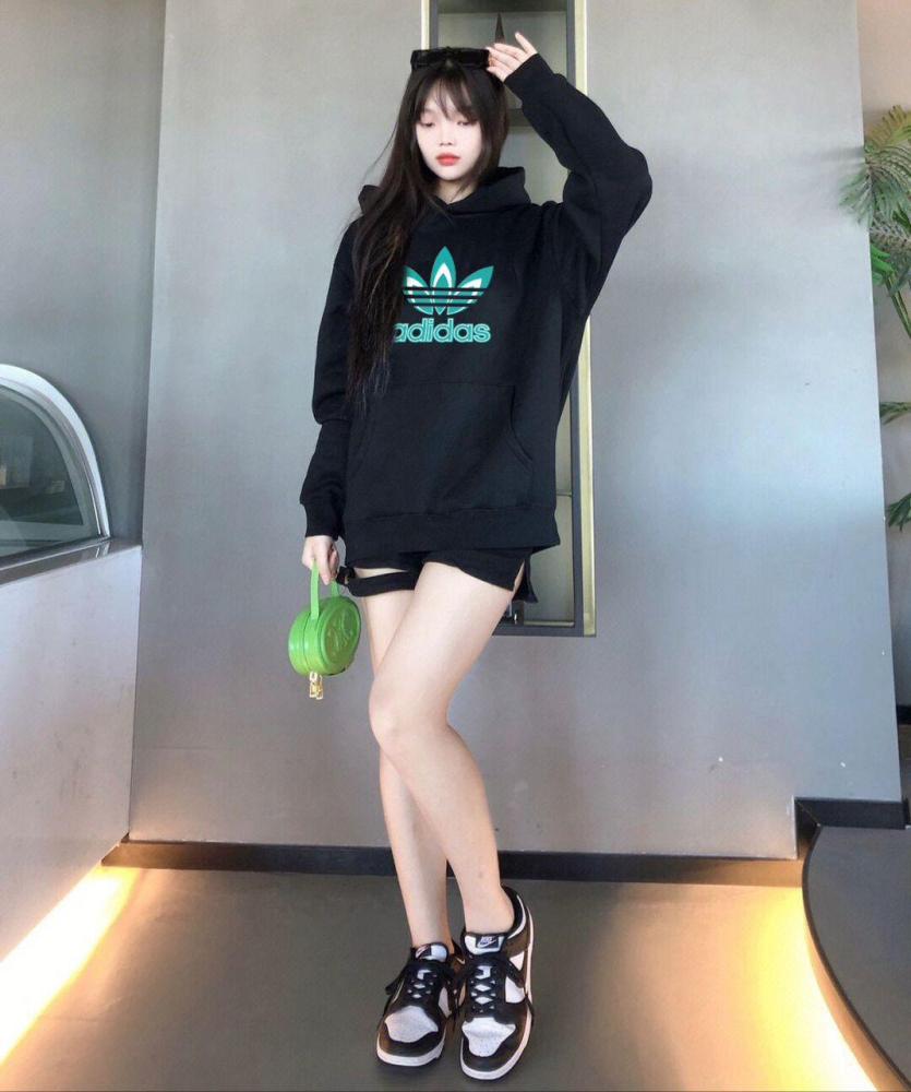 ステラ Unisex winter hoodie - E-SEVEN STORE