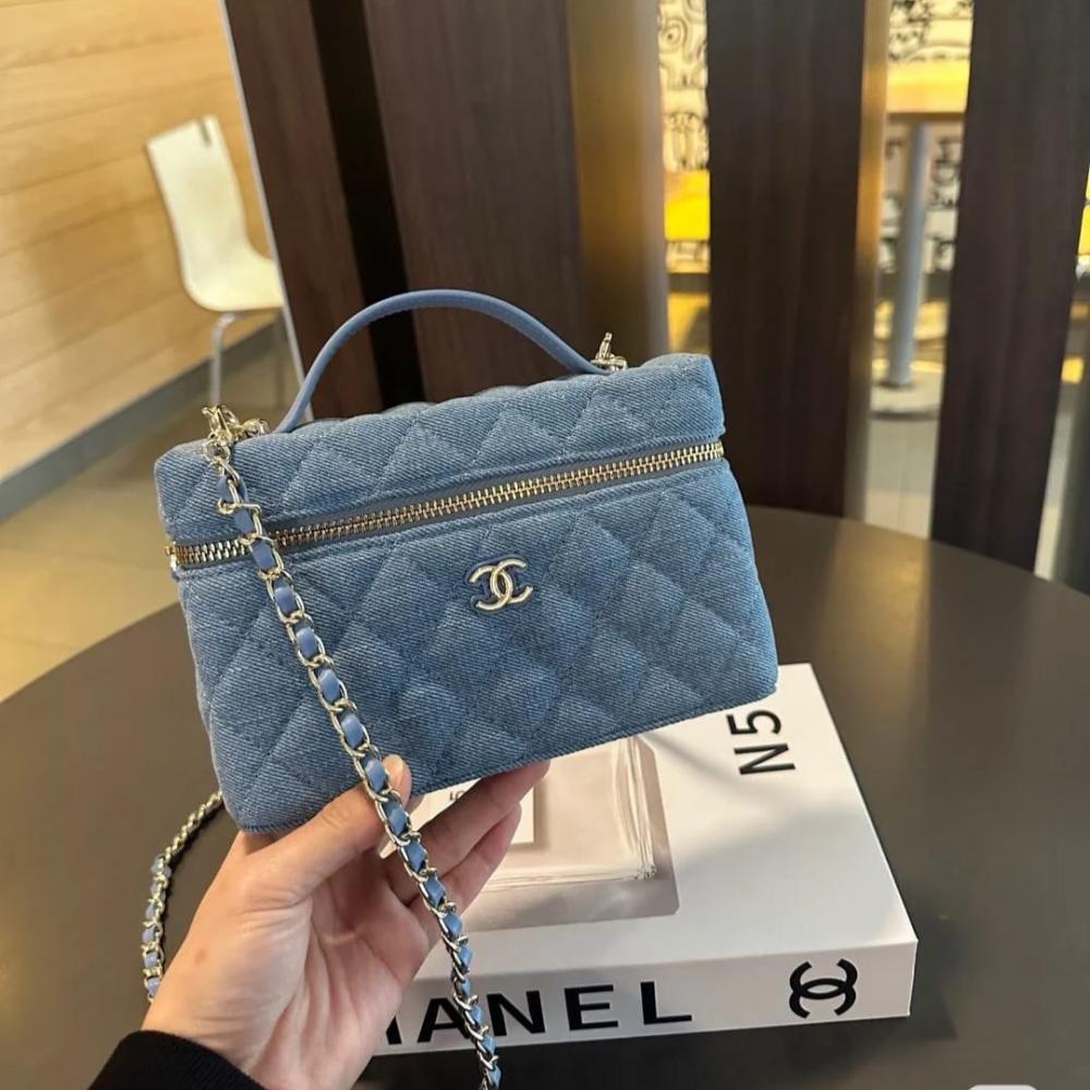 Chanel Denim Bag with Chain Shoulder Bag in Blue with Zipper