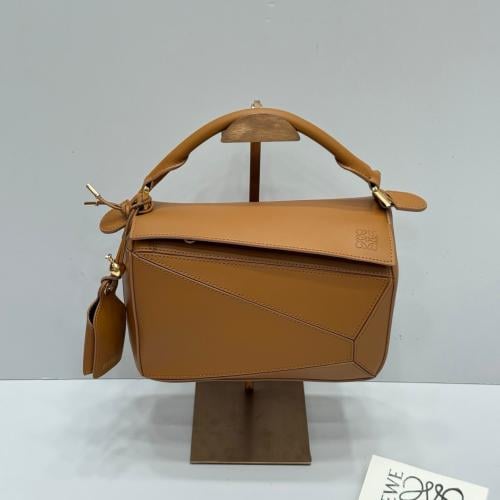 Medium leather bag, Loewe Puzzle color, caramel | ESEVEN STORE