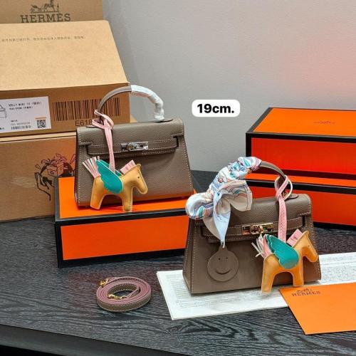 HERMES 空箱 various19個 エルメス 空箱10個19.5×19.5×5.5 ベルトHERMESオレンジBOX - メルカリ