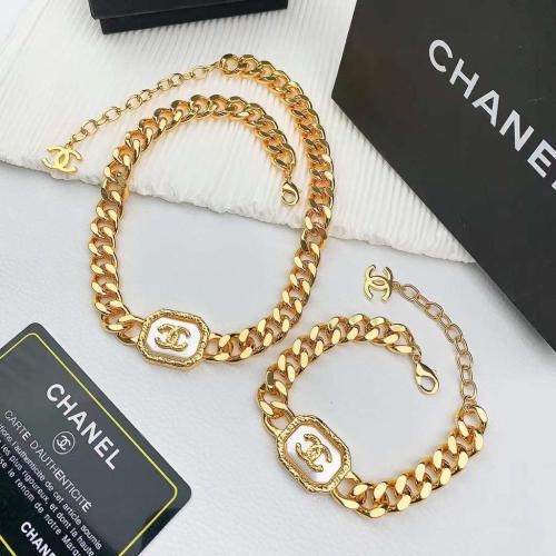 Chanel Women's Gold Chain Bracelet and Necklace Set - E