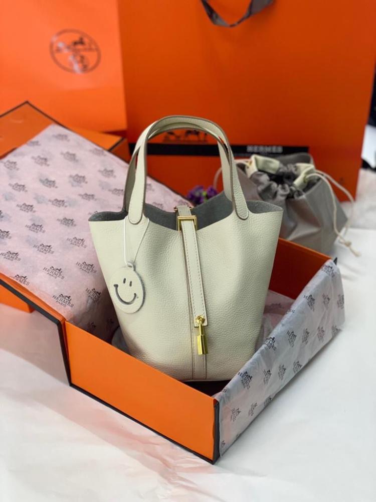 エレガンス Luxury white Hermes Picotin leather bag with top handles - E
