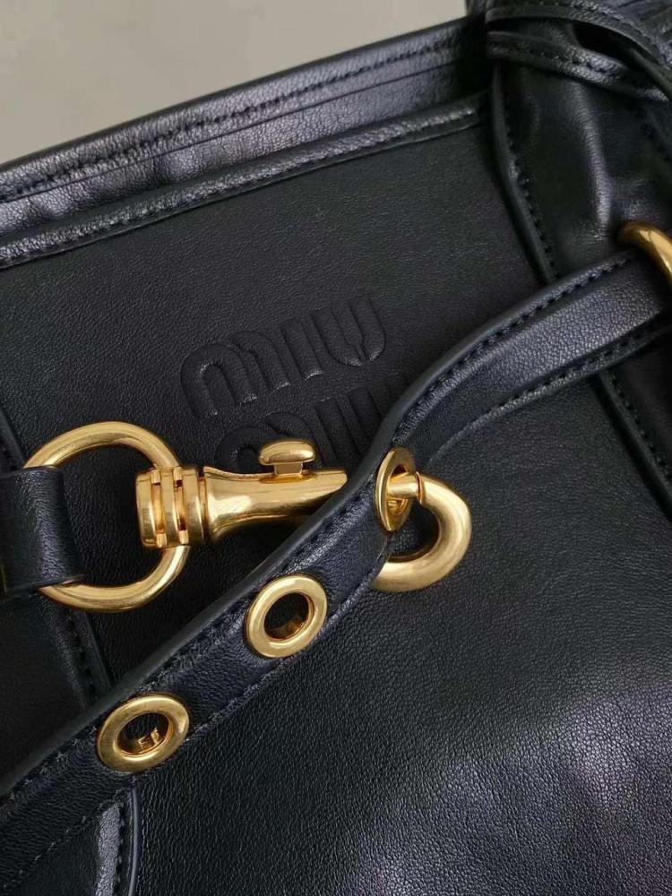 ★完売必須★【Miu Miu】 BORSA AVENTURE バッグ 5BC182VOOO2CSS Miu Miu Aventure Shoulder Bag | Brown | FARFETCH