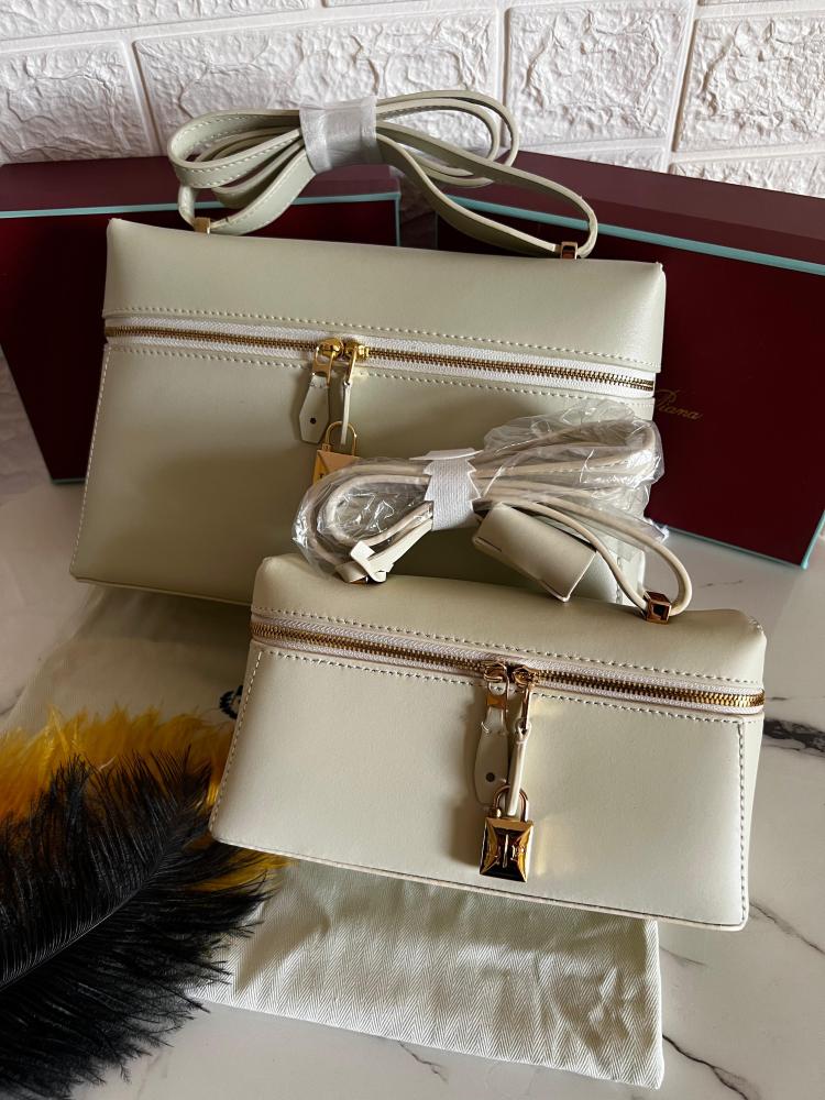 حقيبة لورو بيانا بوكس لون ابيض بحجمين