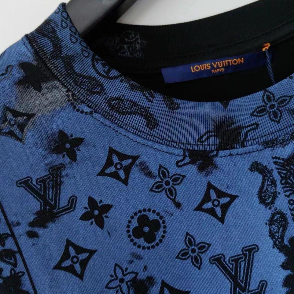 Louis Vuitton Bandana Print Monogram T-Shirt in Blue and Black - E