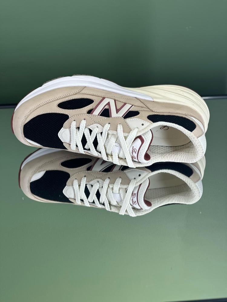Lorebiana X NeoBalance Men's Beige/Black Sports Sneaker - E