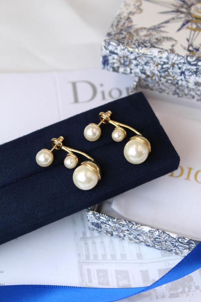 Elegant Dior Pearl Earrings for Women, White and Gold E-SEVEN STORE