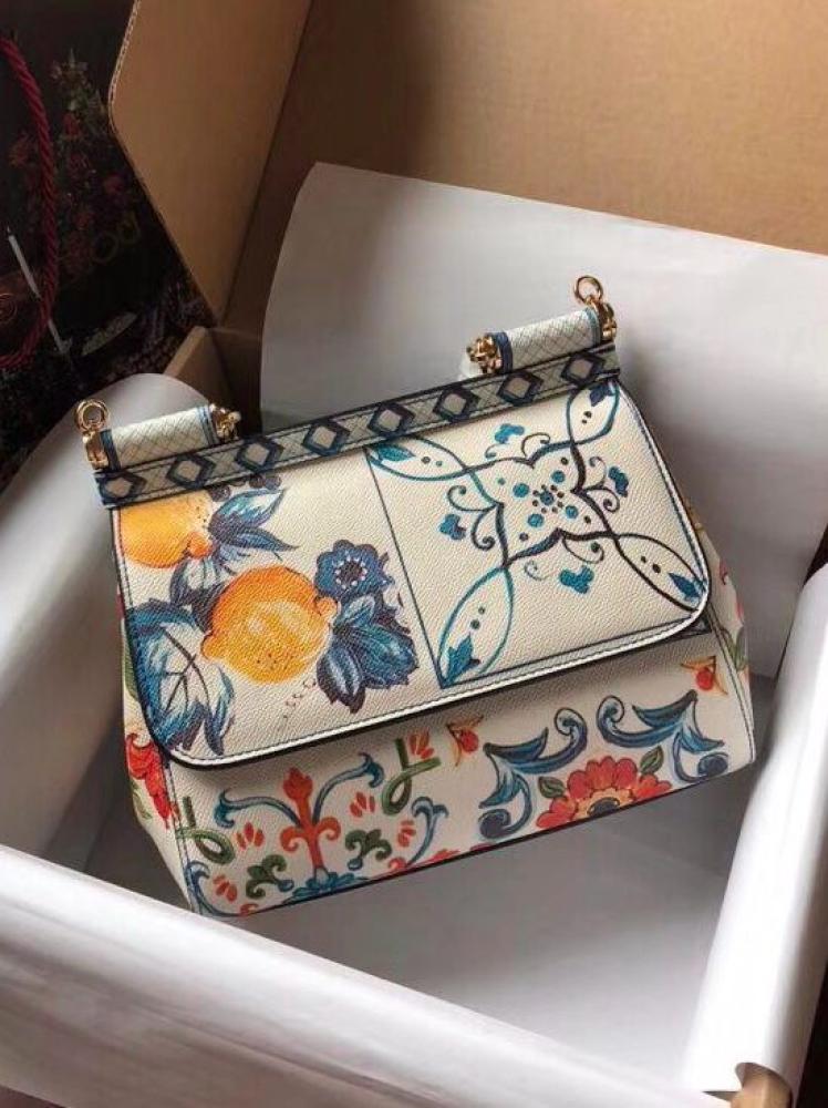 ジャパ Dolce & Gabbana Sisley handbag with elegant floral print - E