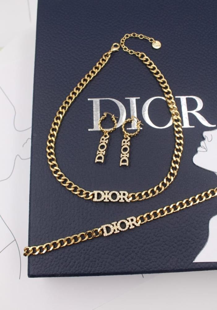 Dior accessory set, necklace, bracelet and gold earrings - E