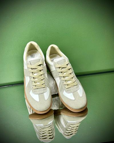 Replica Maison Margiela Ivory and White Men's Sneakers E-SEVEN STORE