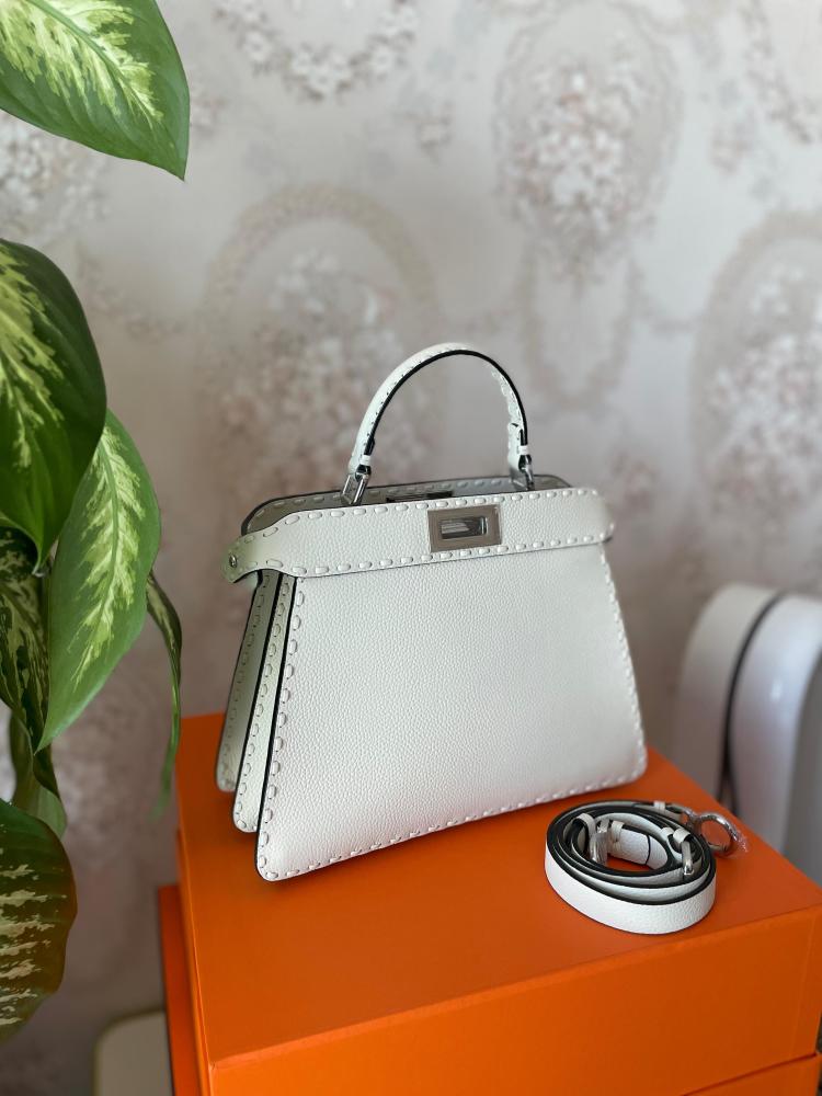トートバッグ × ヴィンテージ(中古) Fendi Peekaboo Medium Bow White Fendi Peekaboo I See You Bag, White, Elegant - E-SEVEN STORE